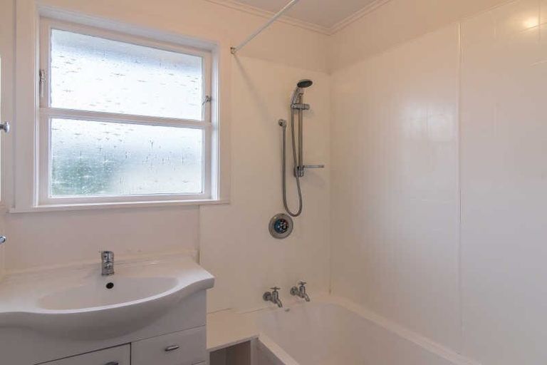 Photo of property in 24 Titoki Road, Raumati Beach, Paraparaumu, 5032