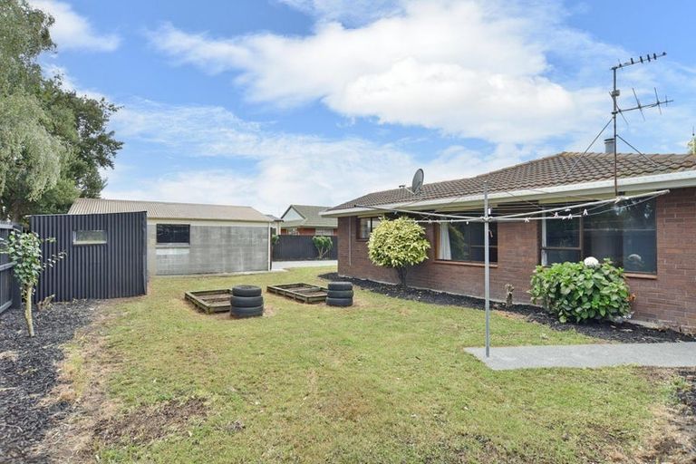 Photo of property in 31 Solomon Avenue, Redwood, Christchurch, 8051