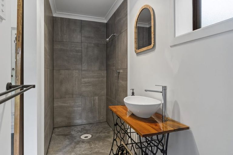 Photo of property in 8 Herbert Drive, Whangamata, 3620