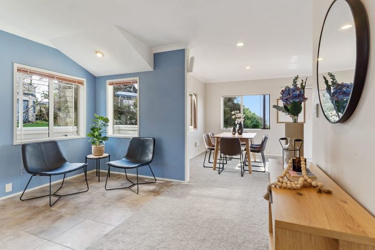 Photo of property in 4 Worthington Place, West Harbour, Auckland, 0618