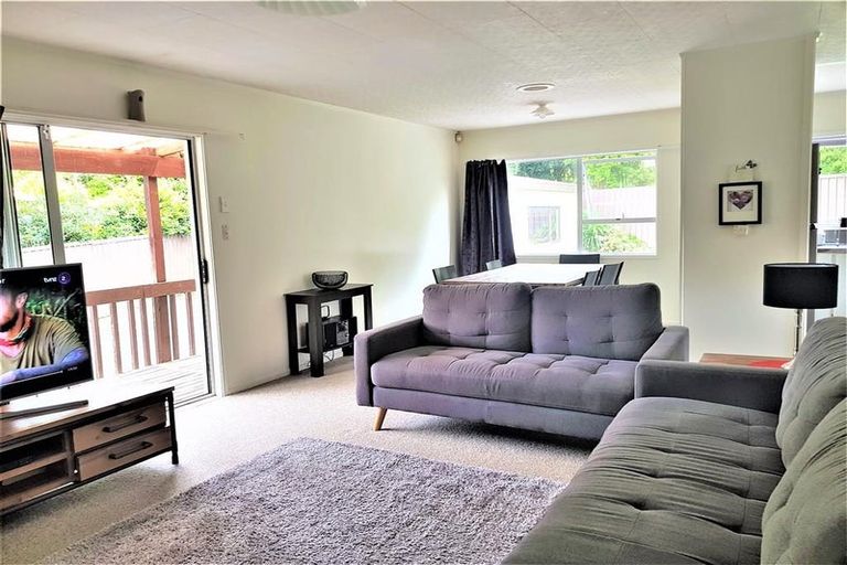 Photo of property in 8 Malibu Grove, Bayview, Auckland, 0629