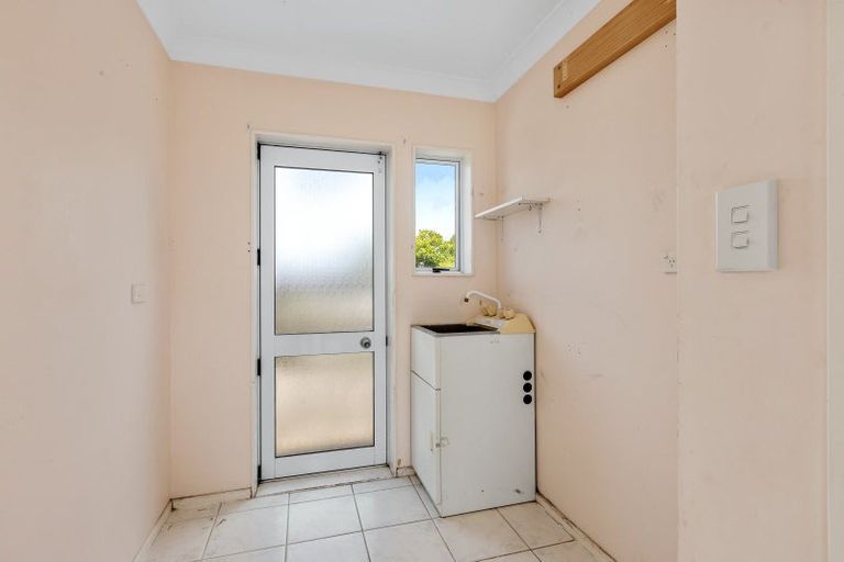 Photo of property in 75 Kath Hopper Drive, Orewa, 0931