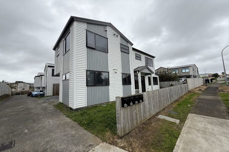 Photo of property in 44a Friesian Drive, Mangere, Auckland, 2022