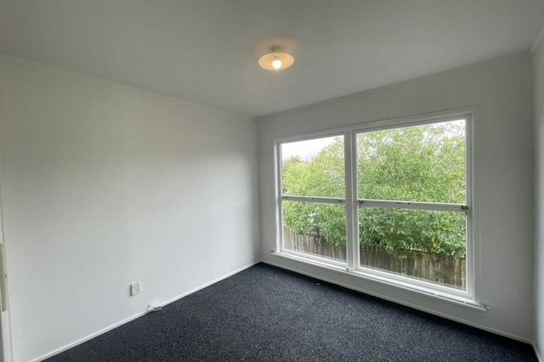 Photo of property in 30 Ramillies Place, Glenfield, Auckland, 0629