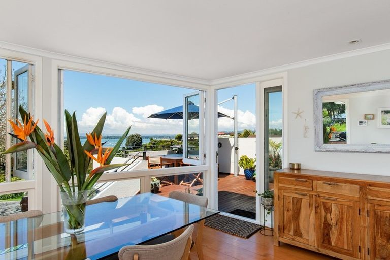 Photo of property in 114 Harbour View Road, Omokoroa, 3114