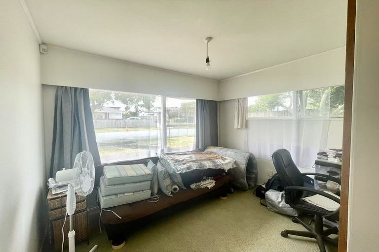 Photo of property in 1/2 Yacht Place, Bucklands Beach, Auckland, 2012