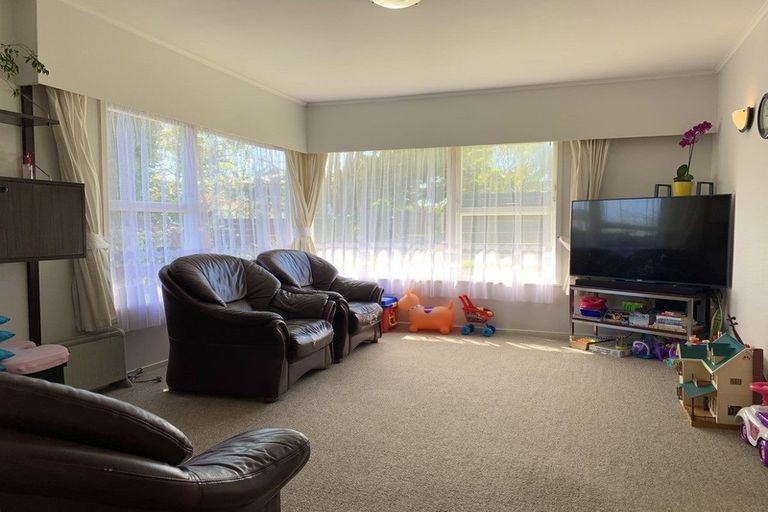 Photo of property in 1/10 Nea Place, Hillcrest, Auckland, 0627