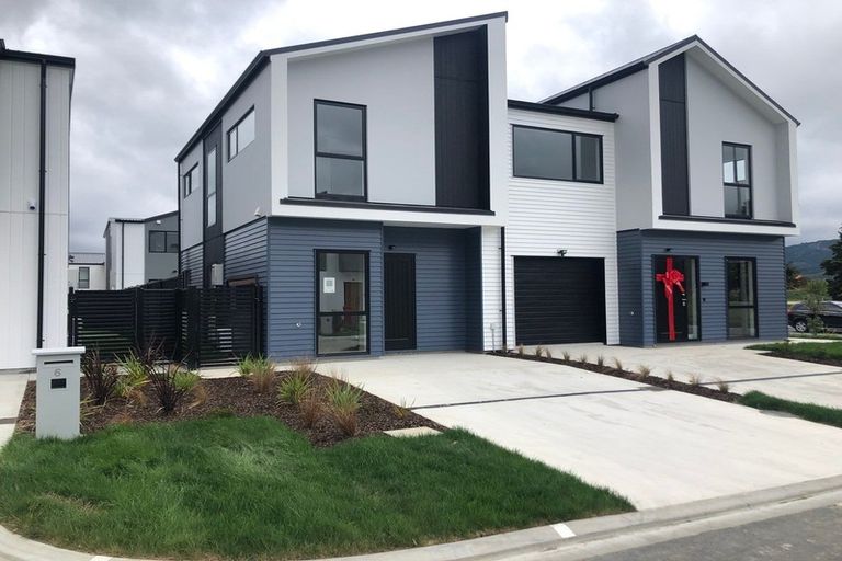 Photo of property in 4 Gloaming Lane, Wallaceville, Upper Hutt, 5018