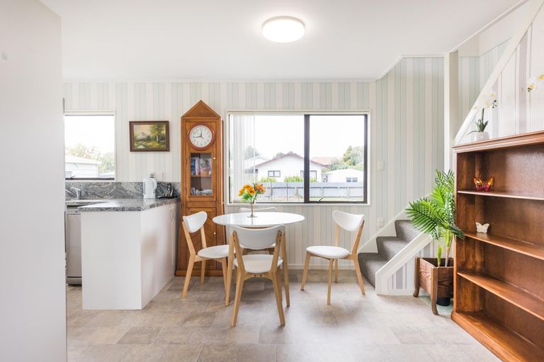 Photo of property in 34 Roberts Line, Kelvin Grove, Palmerston North, 4414