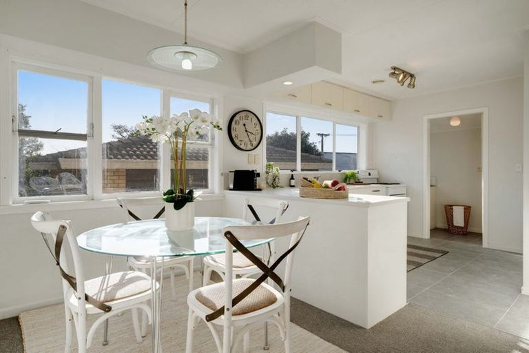 Photo of property in 1/66 Coronation Road, Hillcrest, Auckland, 0627