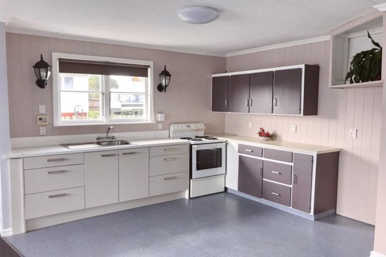 Photo of property in 7 George Street, Eltham, 4322