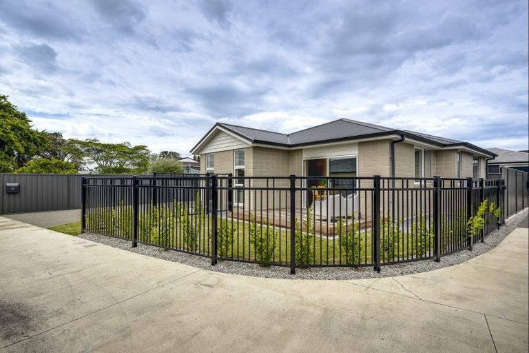 Photo of property in 15 West Place, Greenmeadows, Napier, 4112