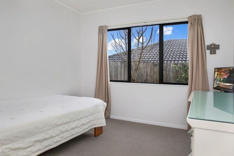 Photo of property in 2/148 Pigeon Mountain Road, Half Moon Bay, Auckland, 2012