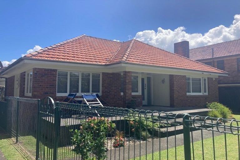 Photo of property in 15 Hattaway Avenue, Bucklands Beach, Auckland, 2012