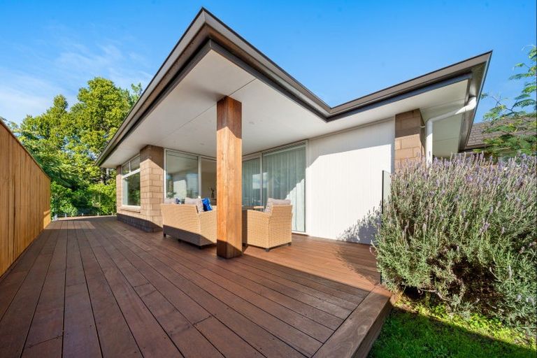 Photo of property in 16 Atutahi Street, Hurdon, New Plymouth, 4310