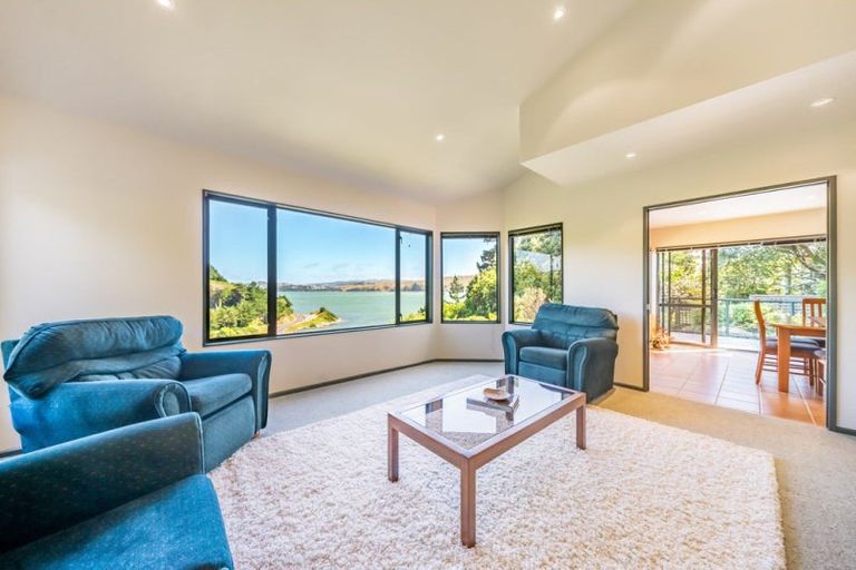 Photo of property in 36a Molyneux Close, Whitby, Porirua, 5024