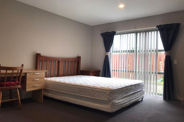 Photo of property in 100 Rattray Street, Riccarton, Christchurch, 8041