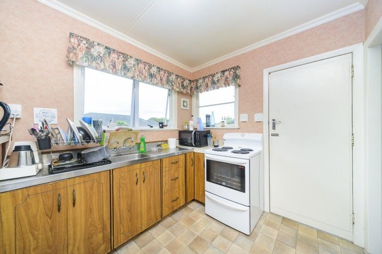Photo of property in 1 Cremorne Avenue, Hokowhitu, Palmerston North, 4410