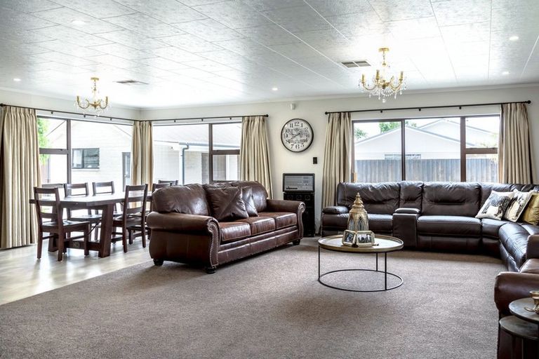 Photo of property in 30 Huxley Street, Pahiatua, 4910