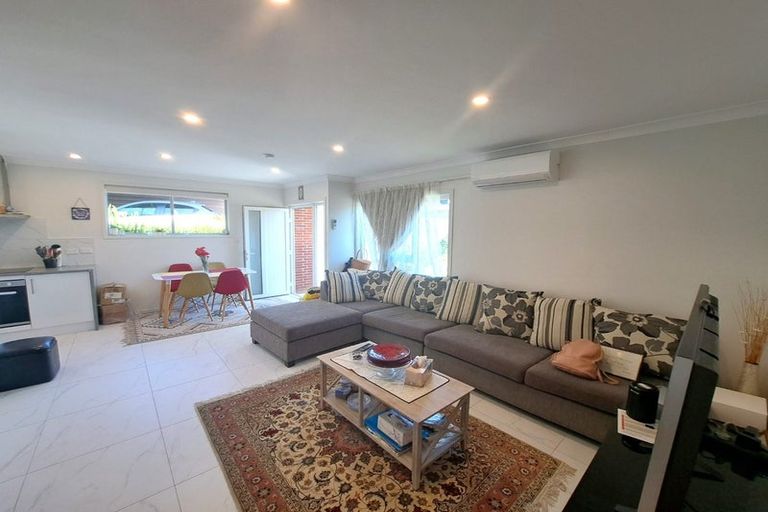 Photo of property in 2/36 Gowing Drive, Meadowbank, Auckland, 1072