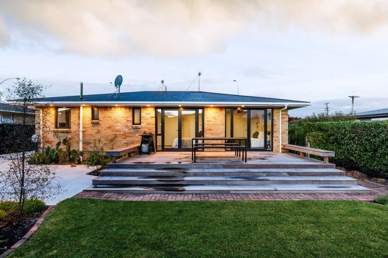 Photo of property in 11 Sandwich Road, St Andrews, Hamilton, 3200