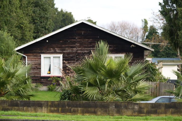 Photo of property in 5 Earlsworth Road, Mangere East, Auckland, 2024