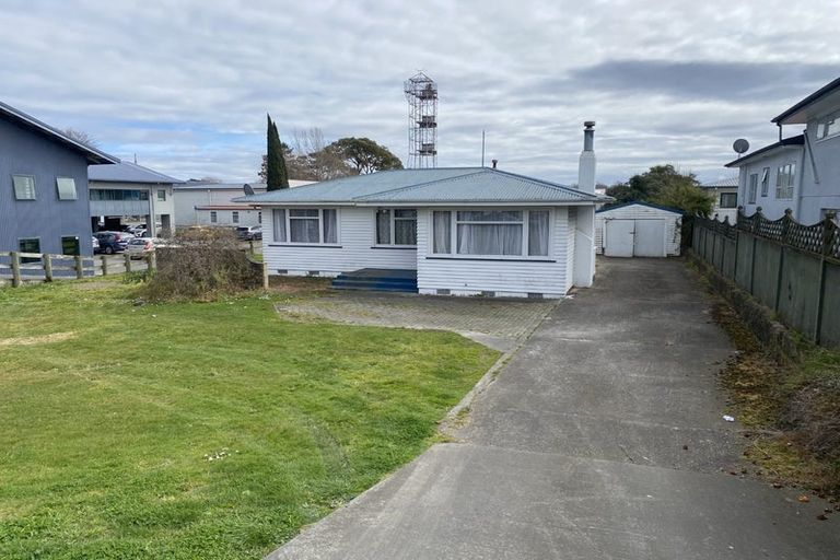 Photo of property in 37 Napier Road, Havelock North, 4130