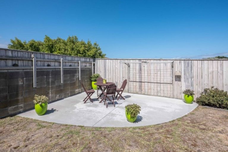 Photo of property in 6 Mahana Road, Paraparaumu Beach, Paraparaumu, 5032