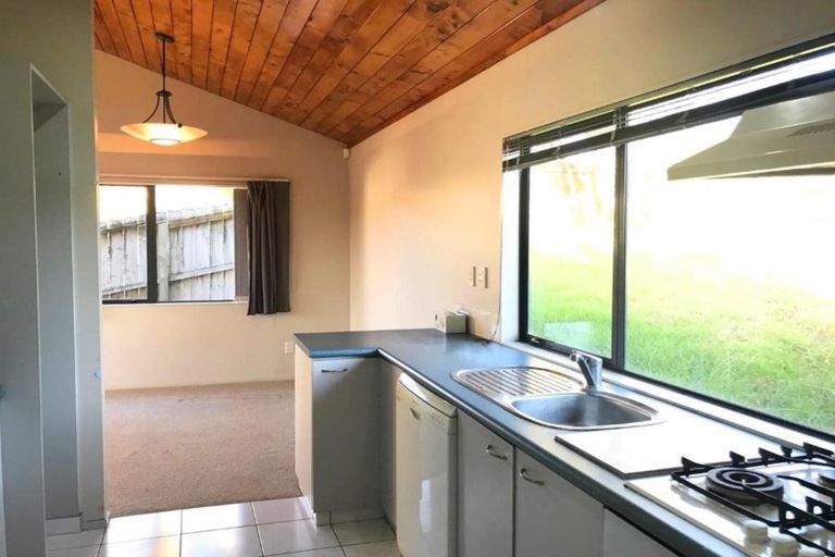 Photo of property in 29a Rosedale Road, Pinehill, Auckland, 0632