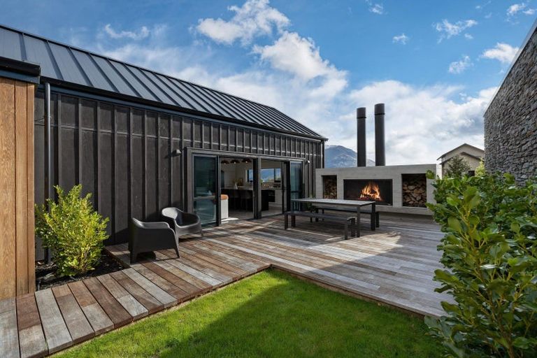 Photo of property in 11 Glenfiddich Road, Jacks Point, Queenstown, 9371