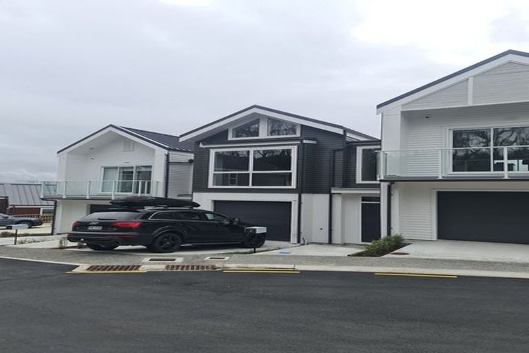 Photo of property in 2 Tai Lane, Whitby, Porirua, 5024
