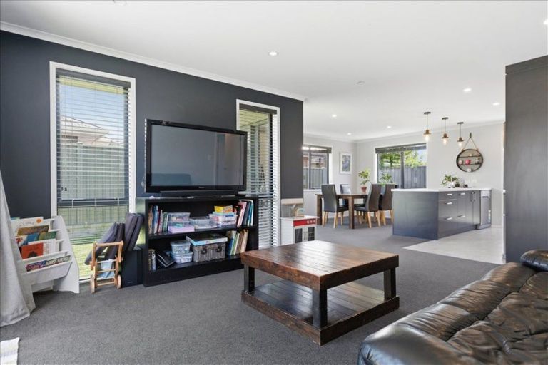 Photo of property in 72 Tabraham Crescent, Pyes Pa, Tauranga, 3112