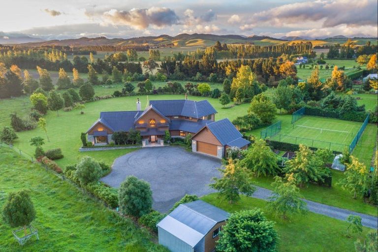 Photo of property in 161 Hororata Road, Hororata, Darfield, 7572