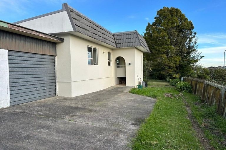 Photo of property in 1/3 Exmouth Road, Northcote, Auckland, 0627