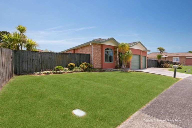 Photo of property in 18 Liddesdale Place, Papakura, 2110