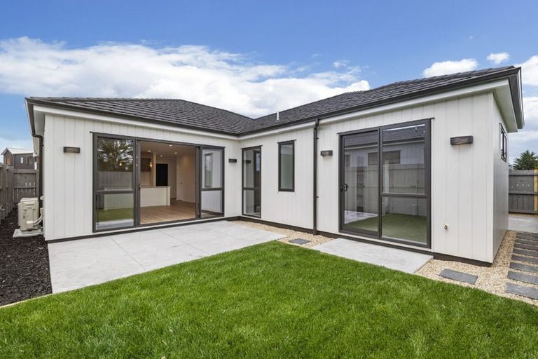 Photo of property in 6 Oyster Drive, Whenuapai, Auckland, 0618