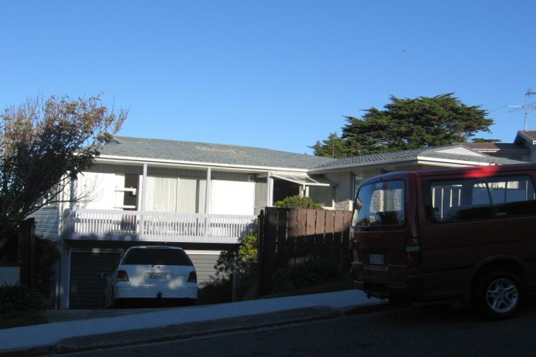 Photo of property in 10 Safari Crescent, Johnsonville, Wellington, 6037