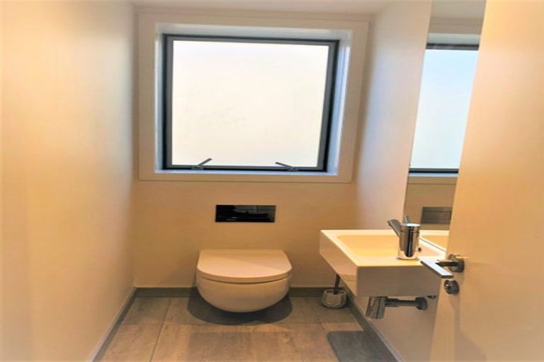 Photo of property in 1/14 Rothesay Bay Road, Rothesay Bay, Auckland, 0630