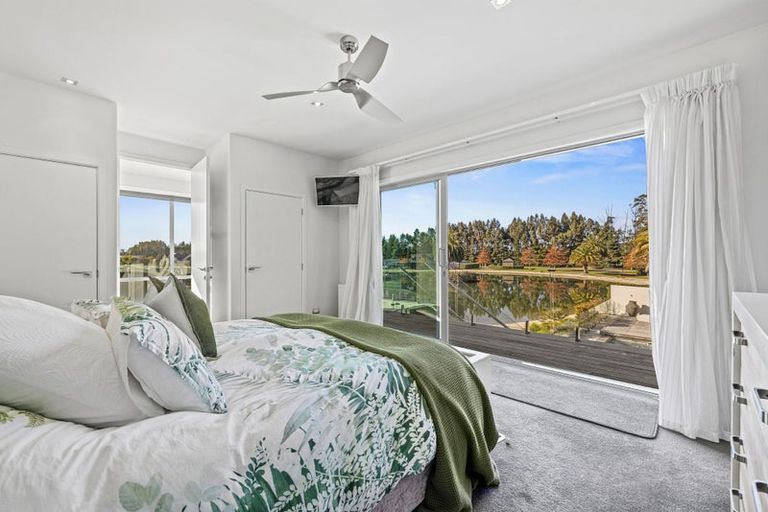 Photo of property in 37 Oakgrove Drive, Rangiora, 7400