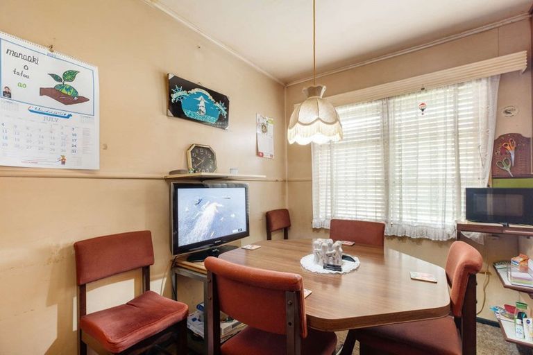 Photo of property in 2 Browning Street, Manurewa East, Auckland, 2102