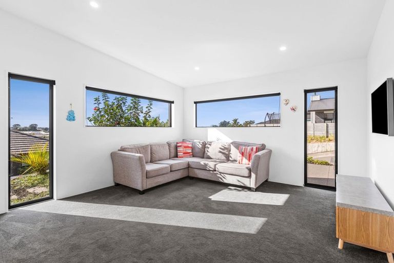 Photo of property in 6 Piper Way, Glen Avon, New Plymouth, 4312