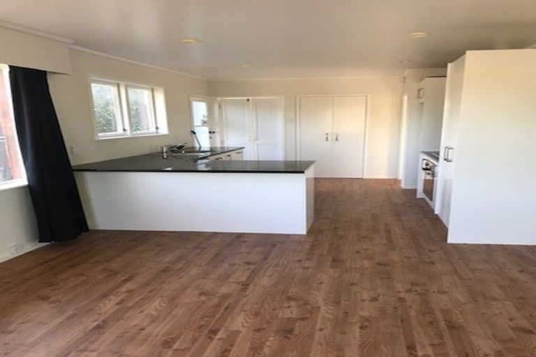 Photo of property in 23 Mirrabooka Avenue, Botany Downs, Auckland, 2010