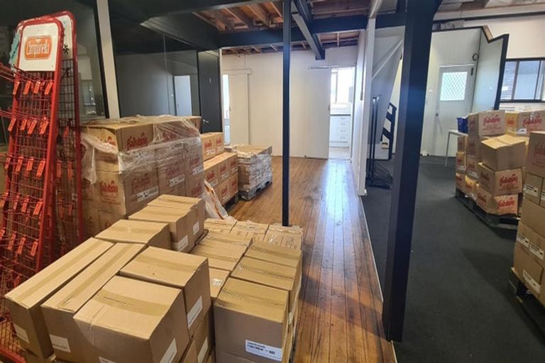 Photo of property in 25a Great South Road, Papakura, 2110