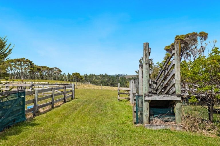 Photo of property in 51 Caprine Road, Waipapa, 0295