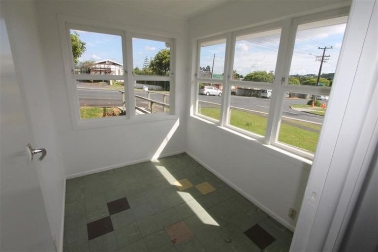 Photo of property in 40 Rosier Road, Glen Eden, Auckland, 0602