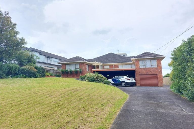 Photo of property in 8 Beach Road, Mellons Bay, Auckland, 2014