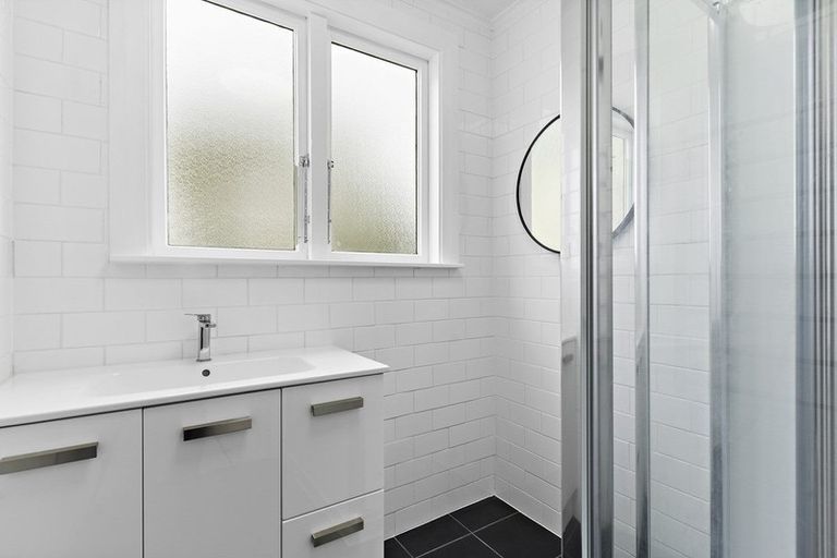 Photo of property in 41 Rhodes Street, Carterton, 5713