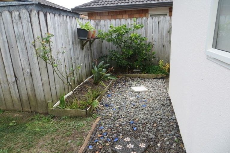 Photo of property in 12 Belcoo Crescent, East Tamaki, Auckland, 2013