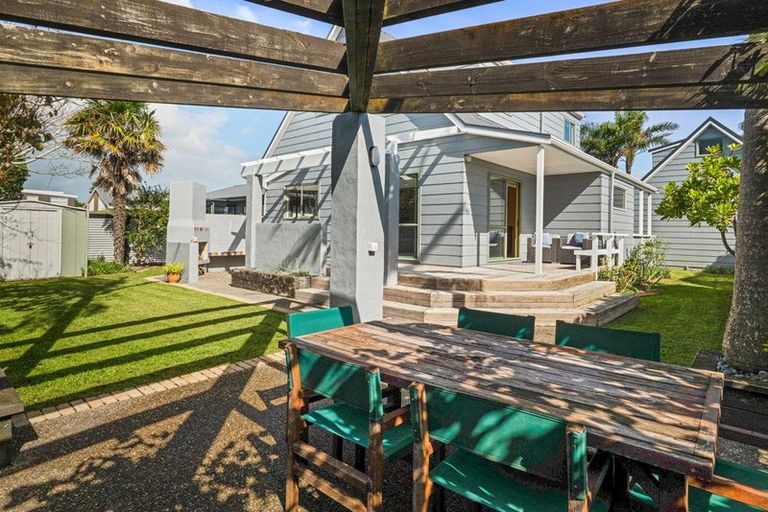 Photo of property in 12 Hereford Place, Waihi Beach, 3611