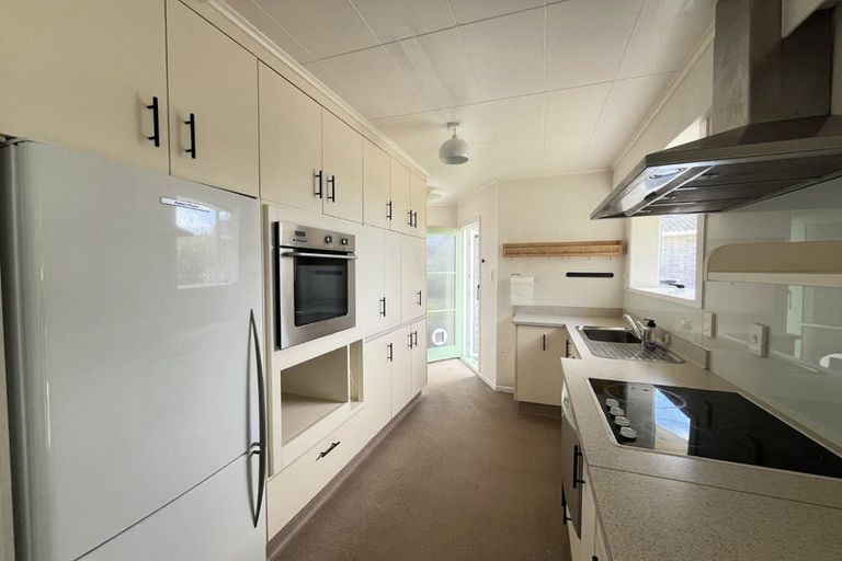 Photo of property in 9 Nimmo Avenue West, Waikanae, 5036